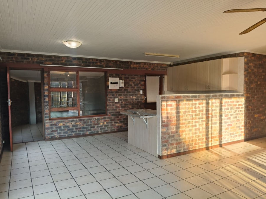 3 Bedroom Property for Sale in Wavecrest Eastern Cape